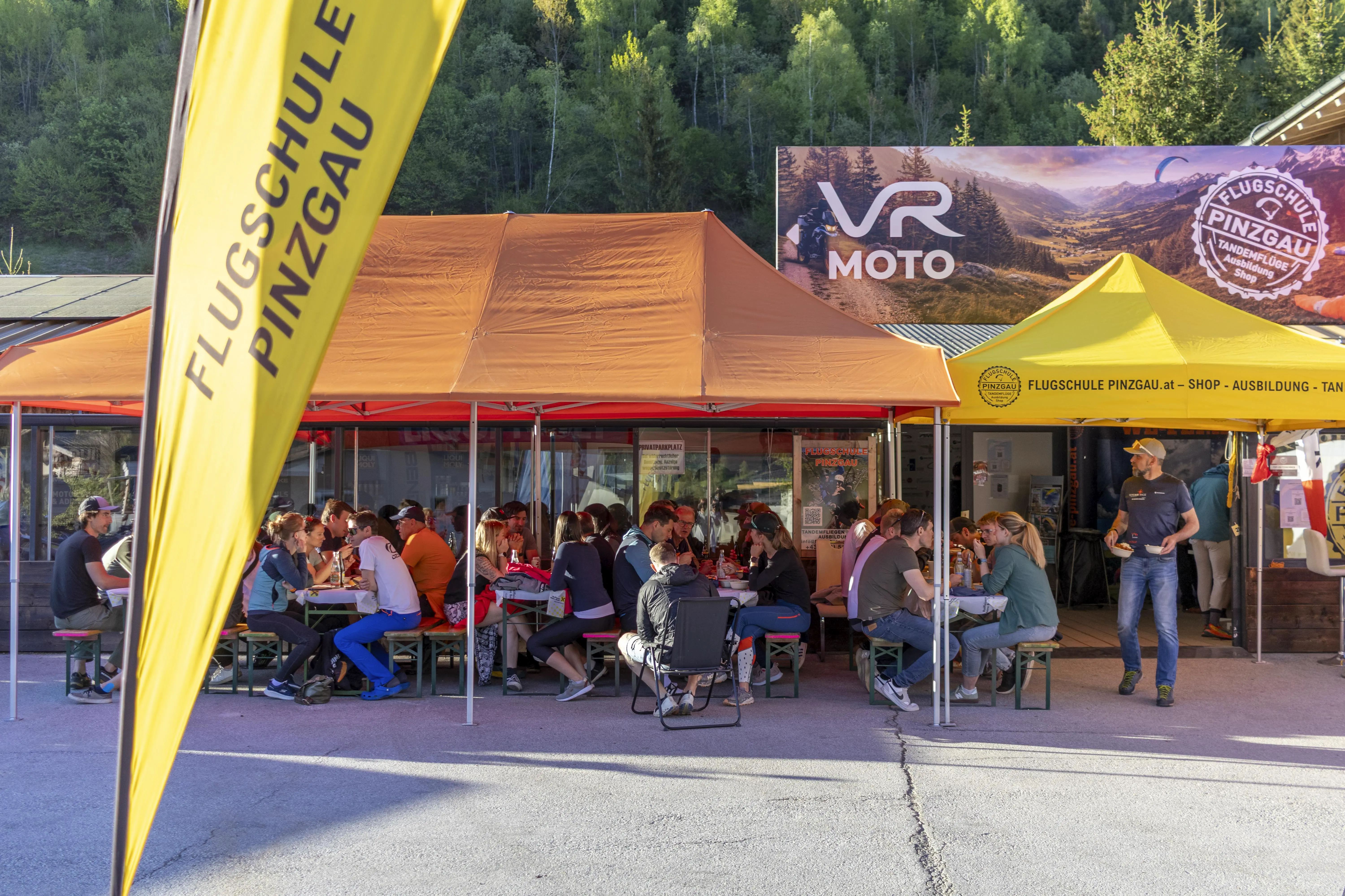 Flugschule Pinzgau und VR-Moto beim Bordairrace in der Wildkogel-Arena