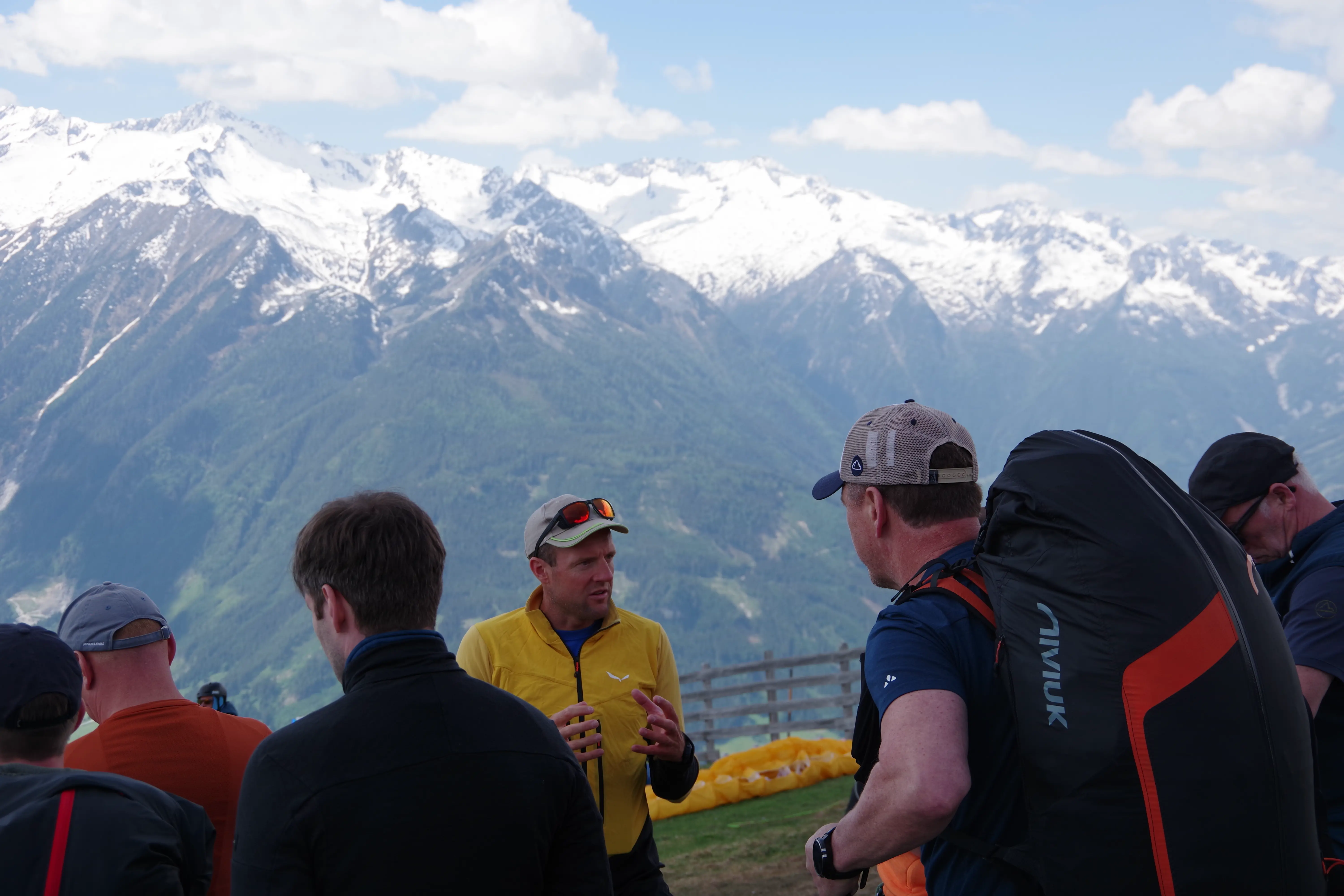 Chrigel Maurer Briefing am Wildkogel